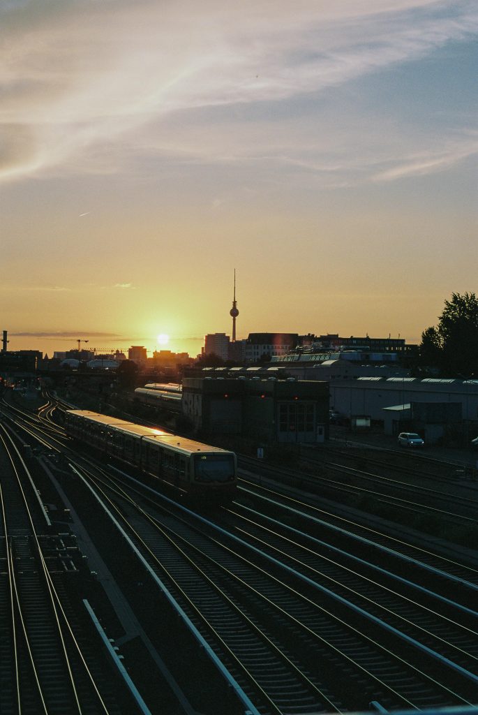 A view of the S-Bahn passing between Ostkreuz and Watrschauerstraße 