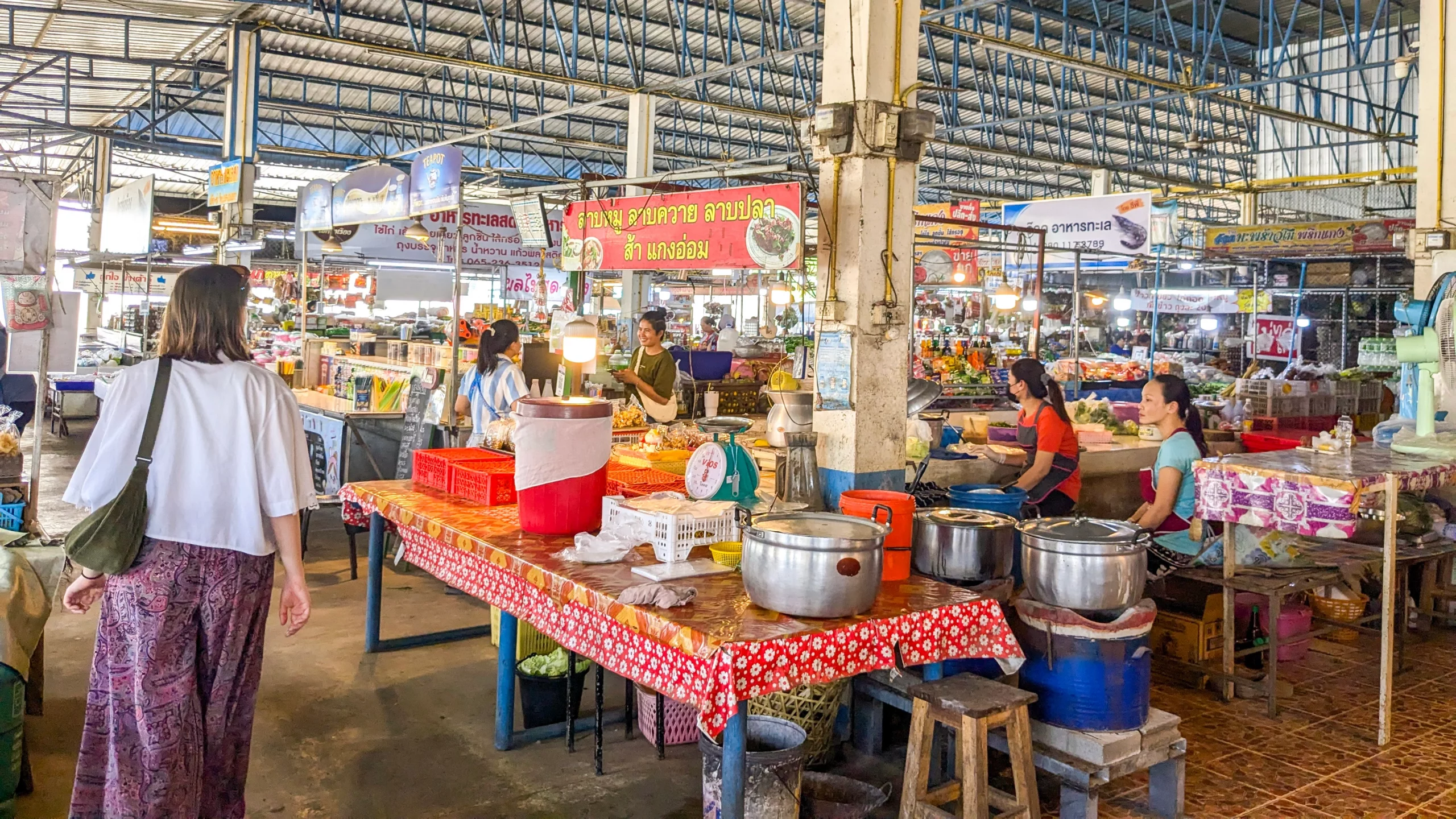 The photo shows the stalls at Chiang Dao Market